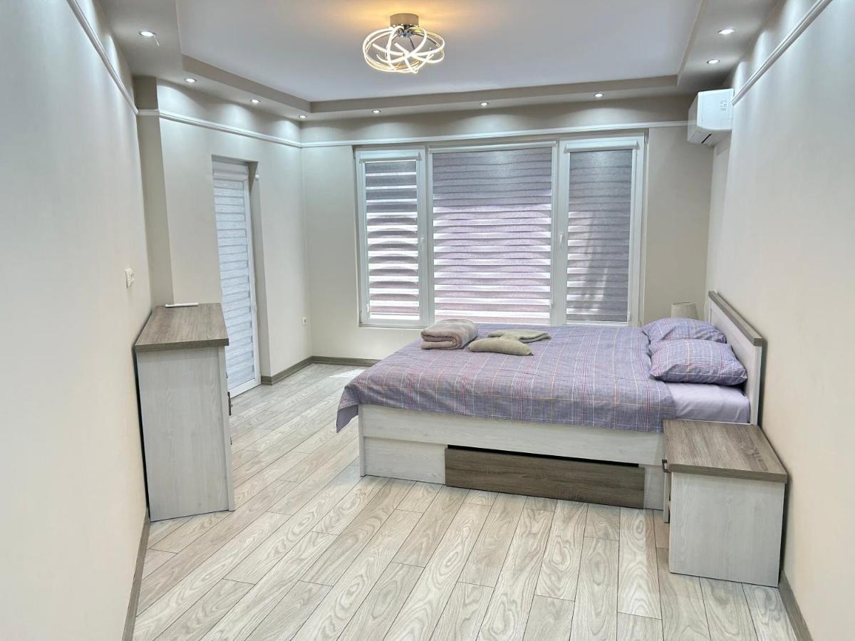 Apartament Deluxe Karina-Free Parking Burgas by Eksteriør bilde